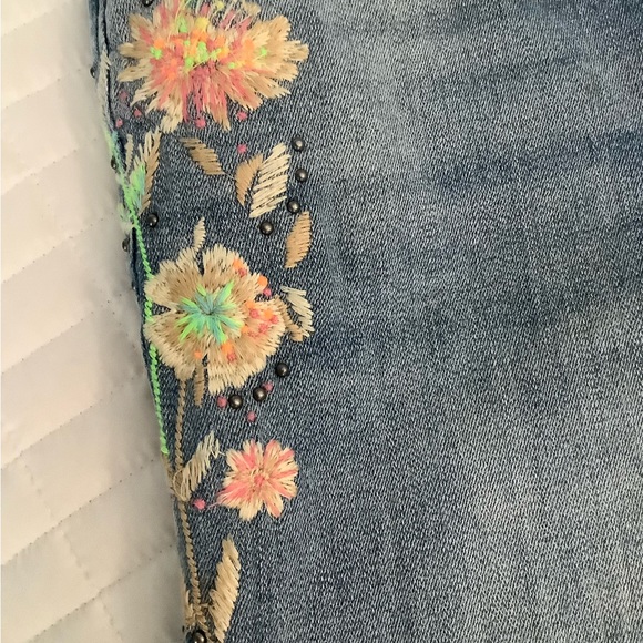 Lucky Brand Boot Cut Embroidered Jeans - Picture 5 of 6